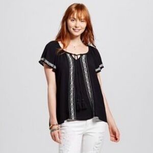 3 for $12 💖 Mossimo Black & White Embroidery Top